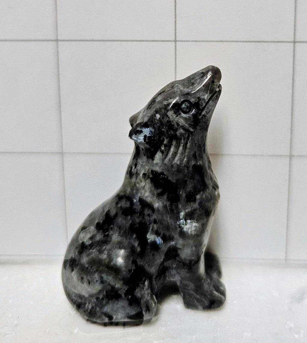 Larvakite Wolf
