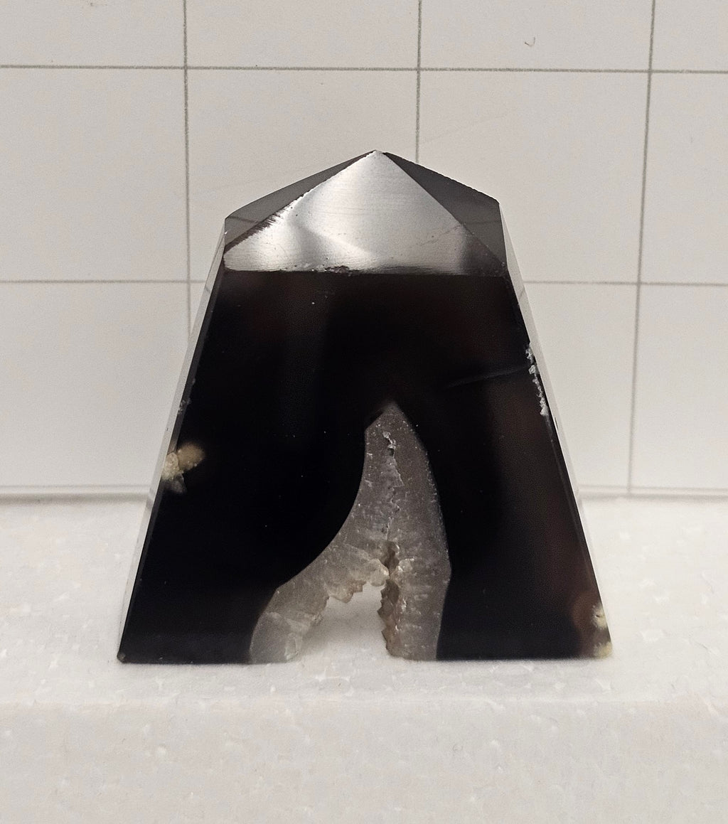 Tuxedo Agate Tower