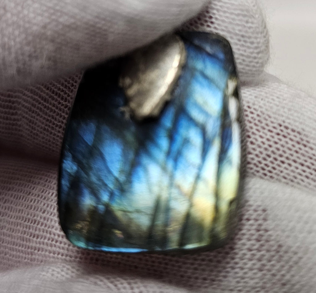 Spectrolite (Labradorite) pendant