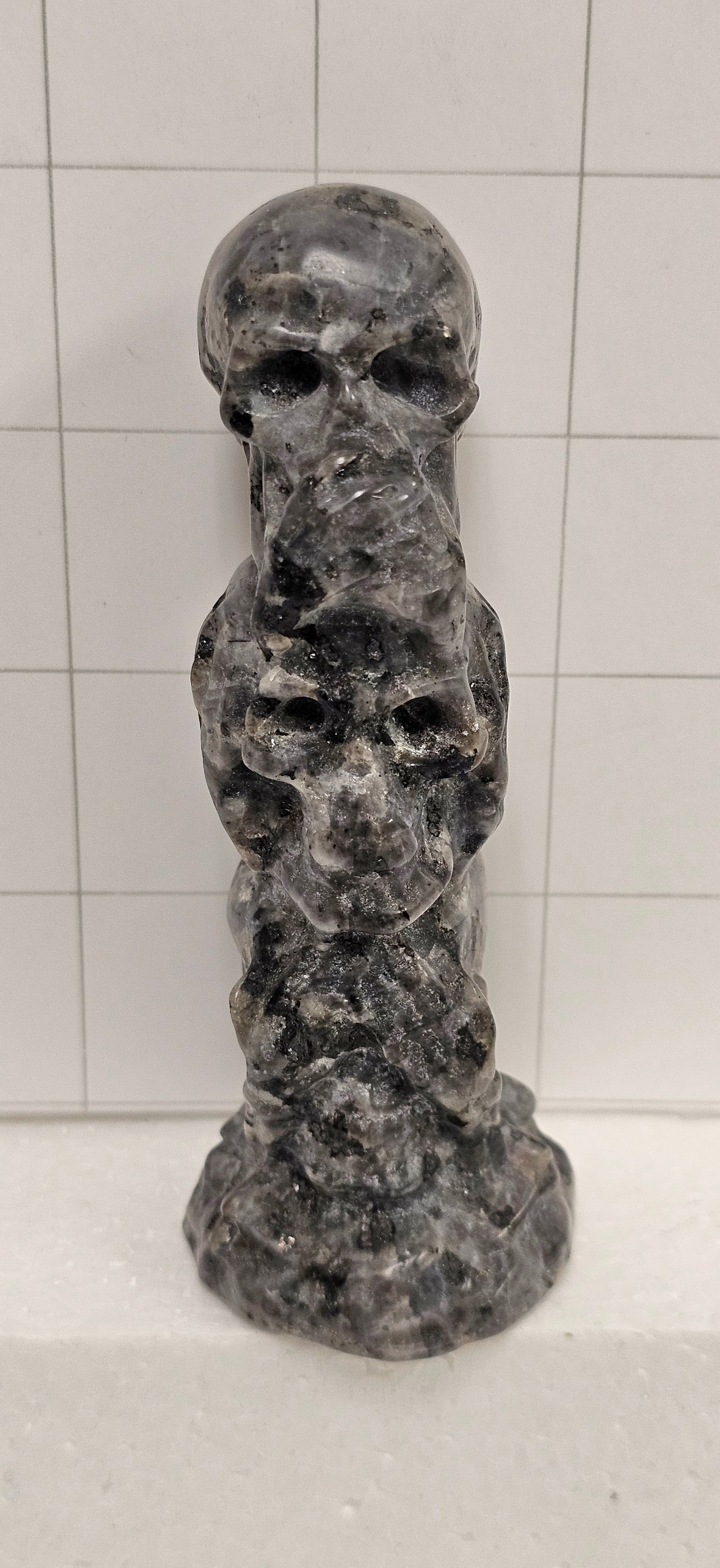 Larvakite Skulls