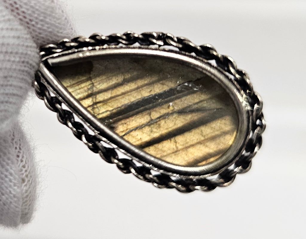 Spectrolite (Labradorite) pendant