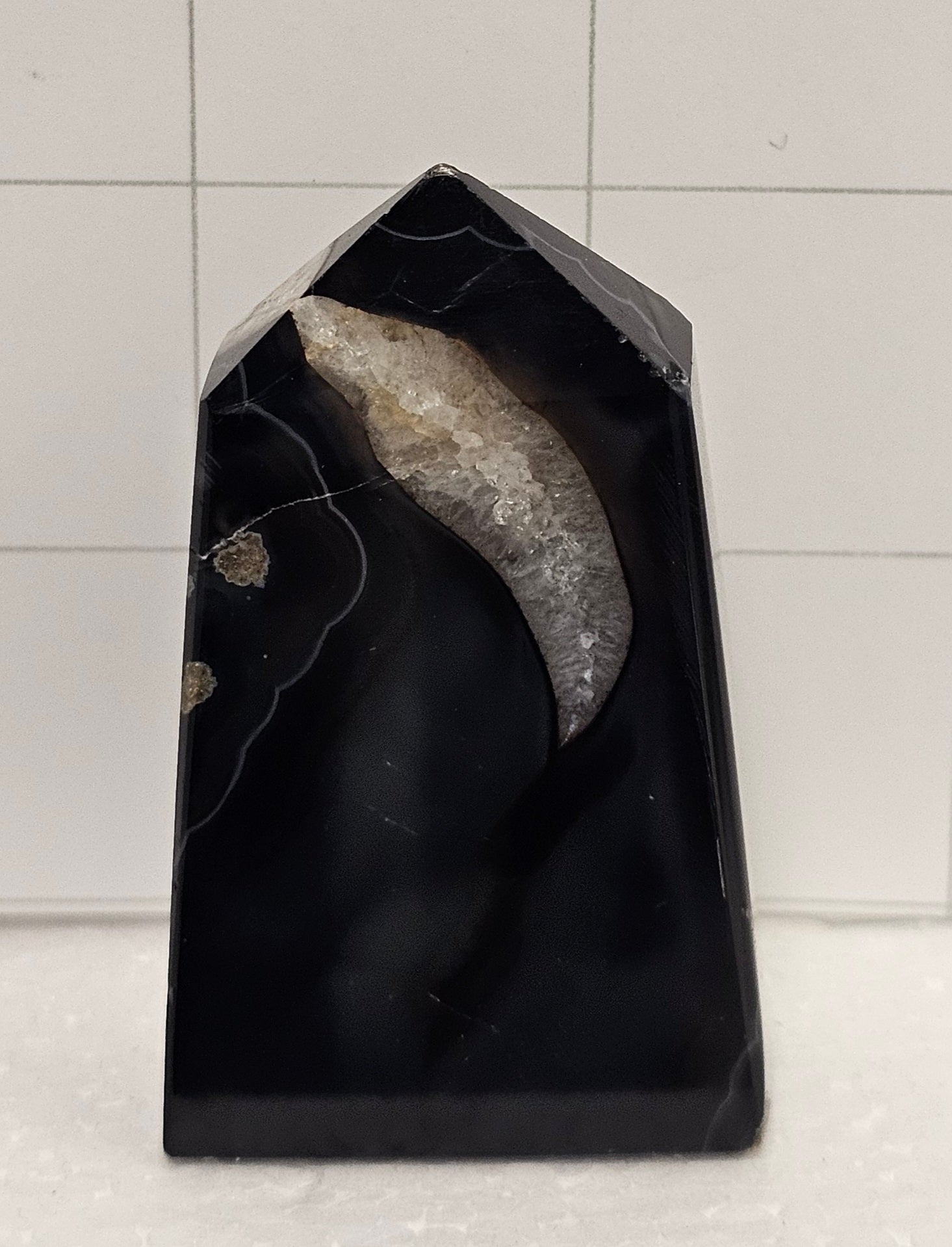 Tuxedo Agate Tower