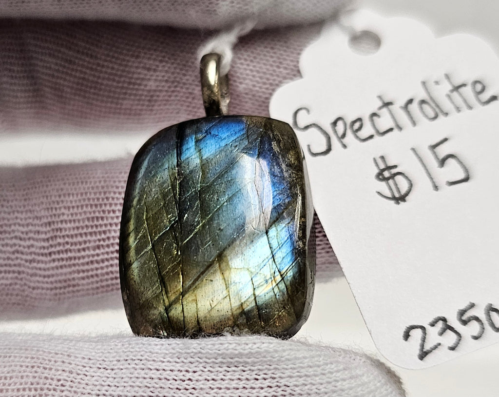 Spectrolite (Labradorite) pendant