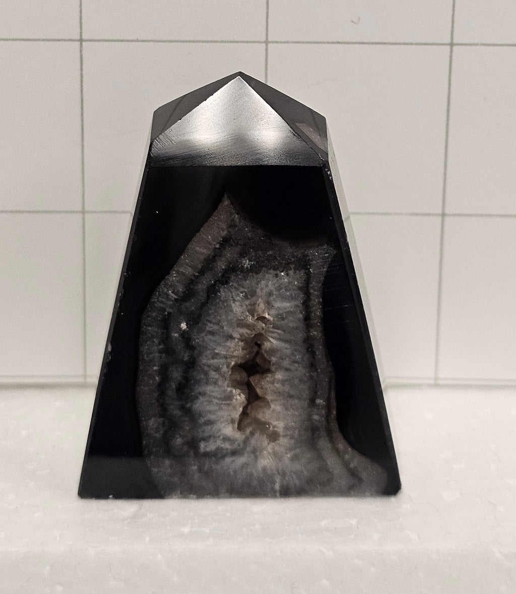 Tuxedo Agate Tower
